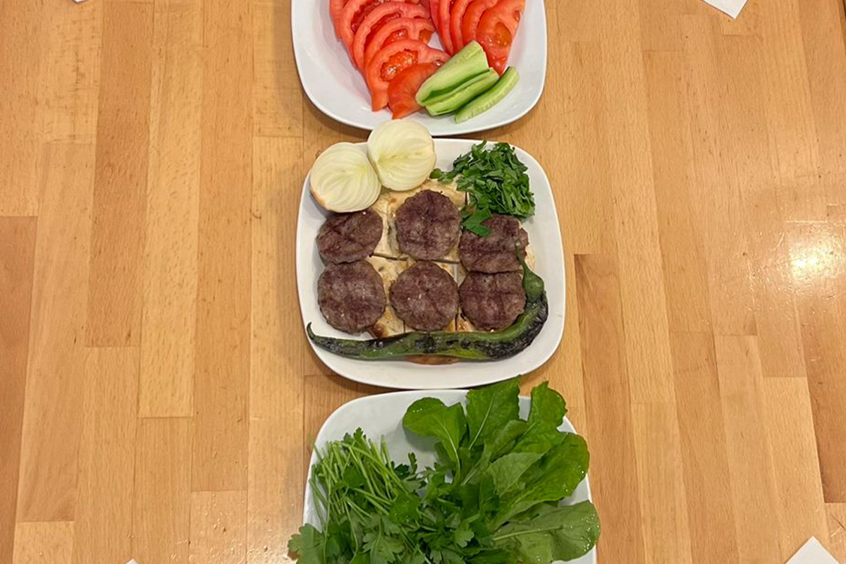 Köftenin Ustalıkla Hazırlanışı: Şimşek Köfte’nin Sırları